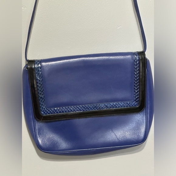 Salvatore Ferragamo Blue Leather Shoulder Purse - Picture 2 of 14